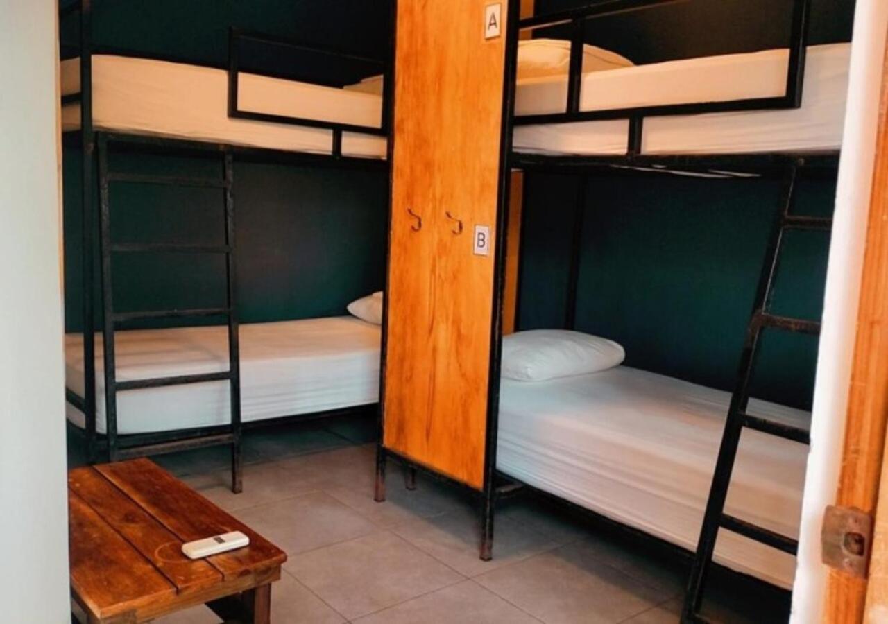 Slumber Party Montanita Hotel Bagian luar foto
